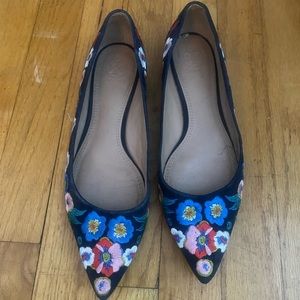 Beautiful Tory Burch flats. Size 7 1/2.